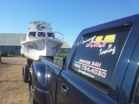 Remorquage d'un bateau